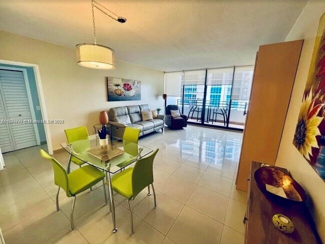 Building Photo - 3505 S Ocean Dr
