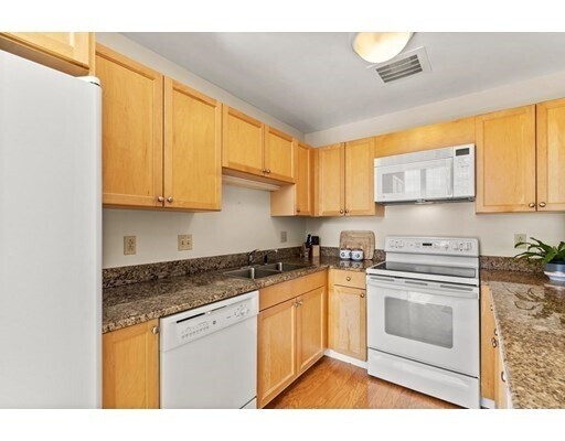Primary Photo - 234 Causeway St