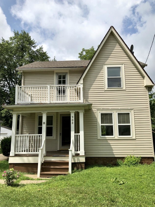 Primary Photo - 908 S Hawkins Ave