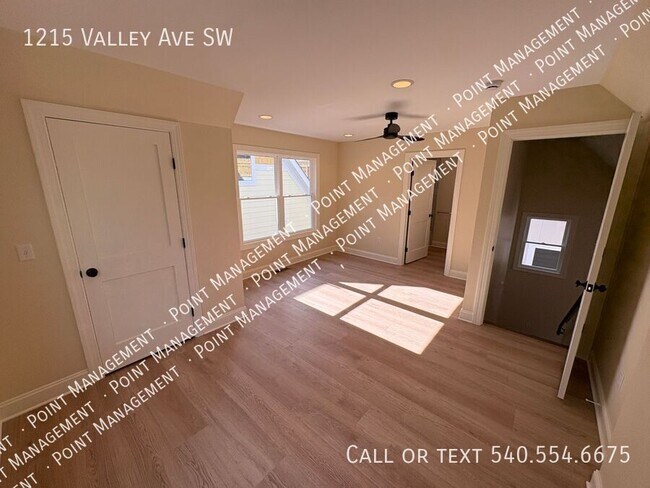 Foto del edificio - 1215 Valley Ave SW