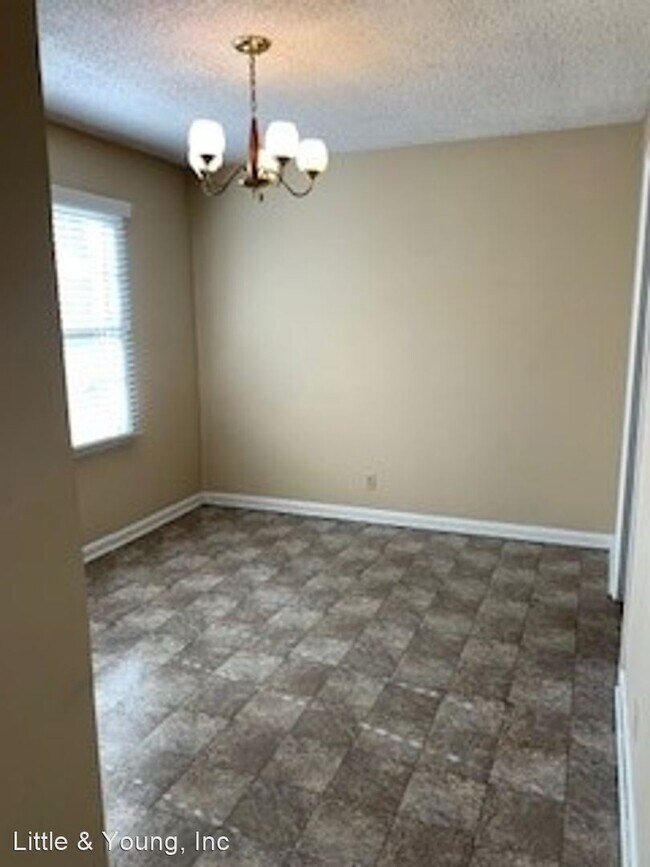 Foto del edificio - 587 Winding Creek Rd