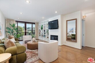 Building Photo - 1351 N Crescent Heights Blvd