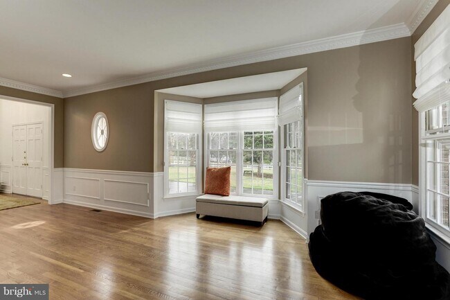 Foto del edificio - 8809 Saunders Ln