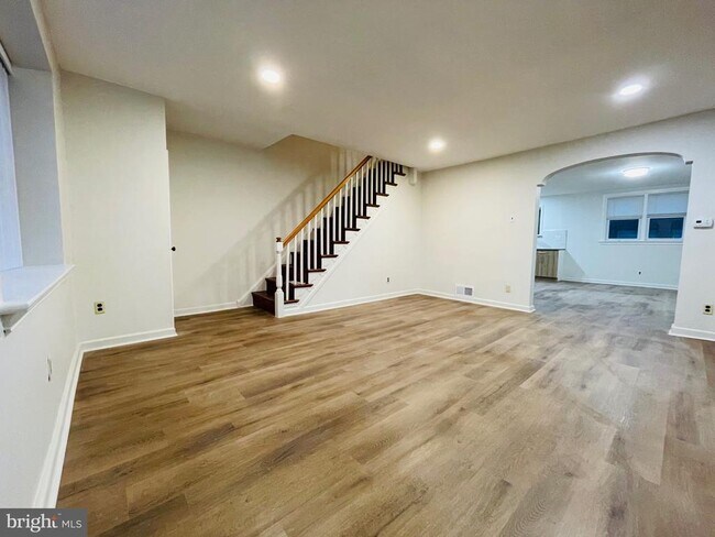 Foto del edificio - 2129 Longshore Ave