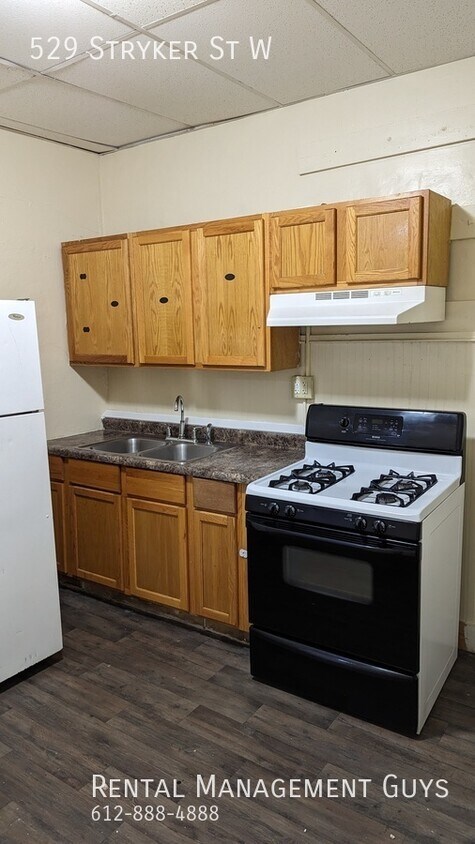 Primary Photo - Nice 1 Bedroom Available Immediately!