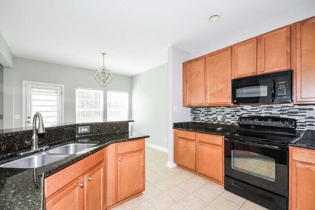 Foto del edificio - 233 Maywood Drive