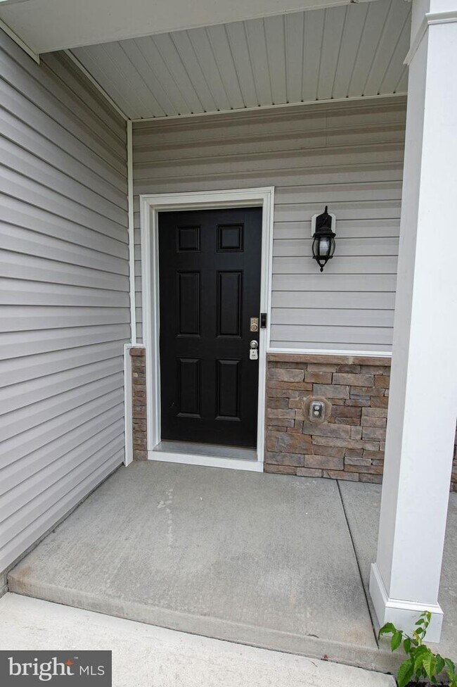 Building Photo - 407 Twin Creeks Dr