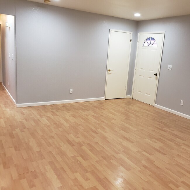 Entrada de la sala de estar - 640 Vasona Ave
