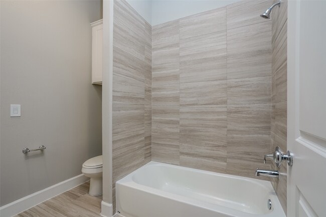 Building Photo - 5117 Royal Heath Dr