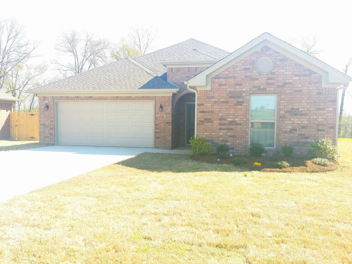 130 Chambery Dr, Maumelle, AR 72113 House Rental in Maumelle, AR