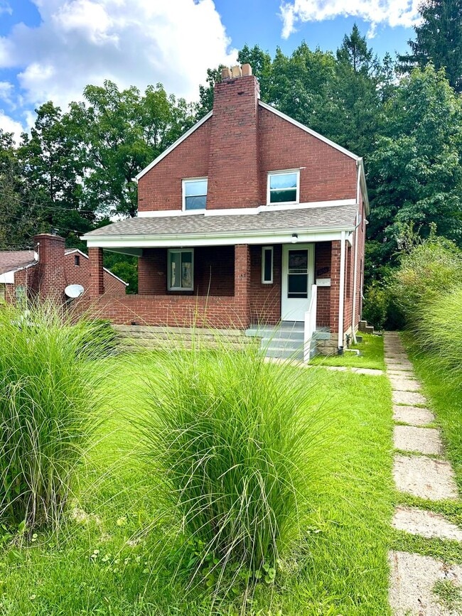 Building Photo - 2156 Sampson St