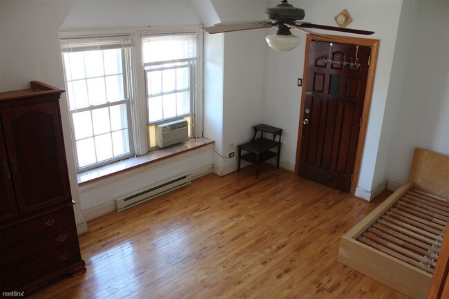 Building Photo - 2 br, 1 bath  - 111 S 42nd St #3