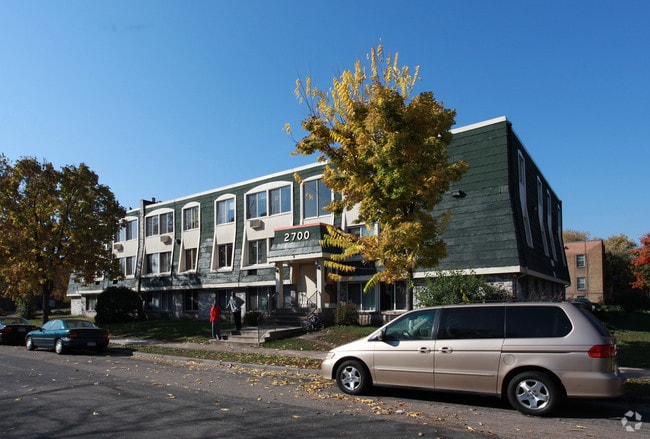 Building Photo - 2700 3rd Ave S