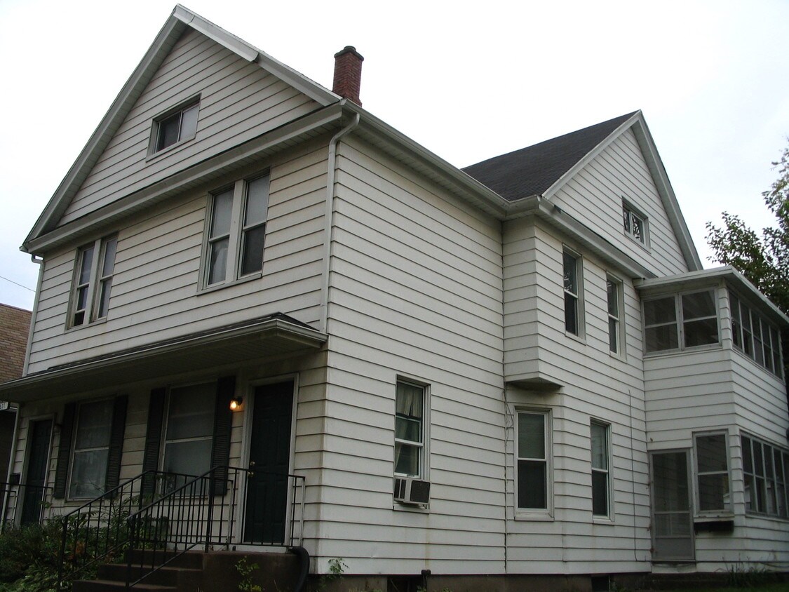 Primary Photo - 521 W Locust St
