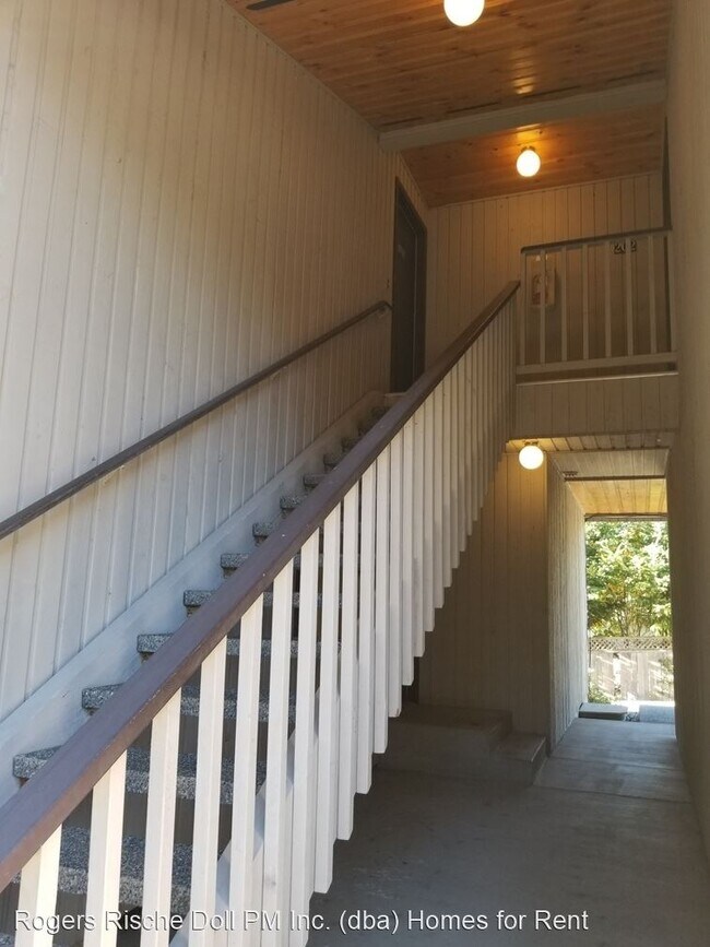 Foto del edificio - 1039 SW Barrington Dr