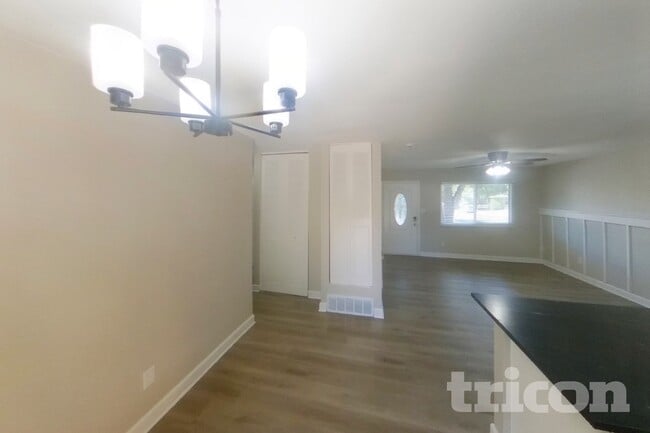 Foto del edificio - 4249 Deerfield Hills Rd