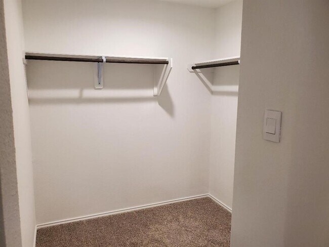 Foto del edificio - 21537 Rustic Elm Dr