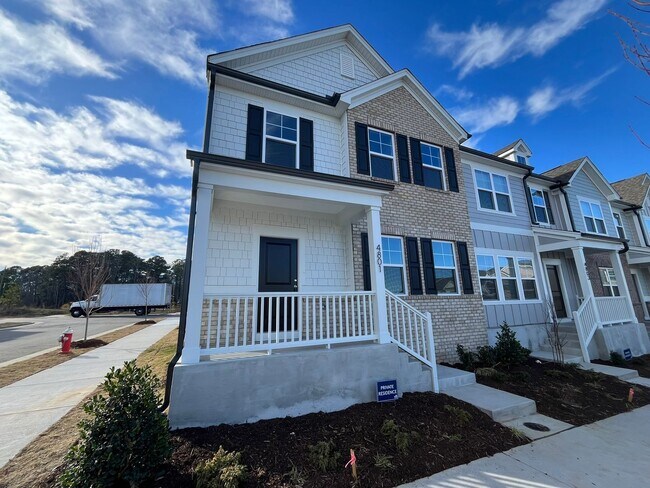 Foto del edificio - Newly Built 3BD, 2.5BA End Unit Raleigh Townhome with 2-Car Attached Garage