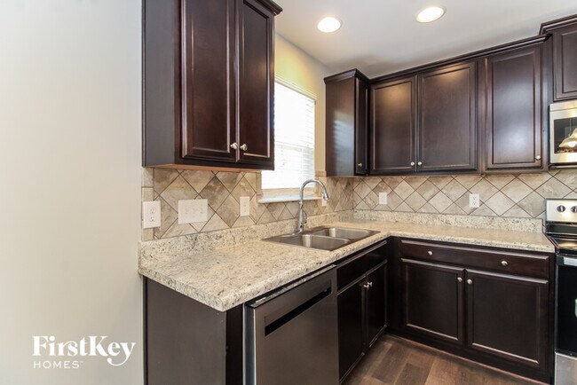 Foto del edificio - 3611 Torrey Ln