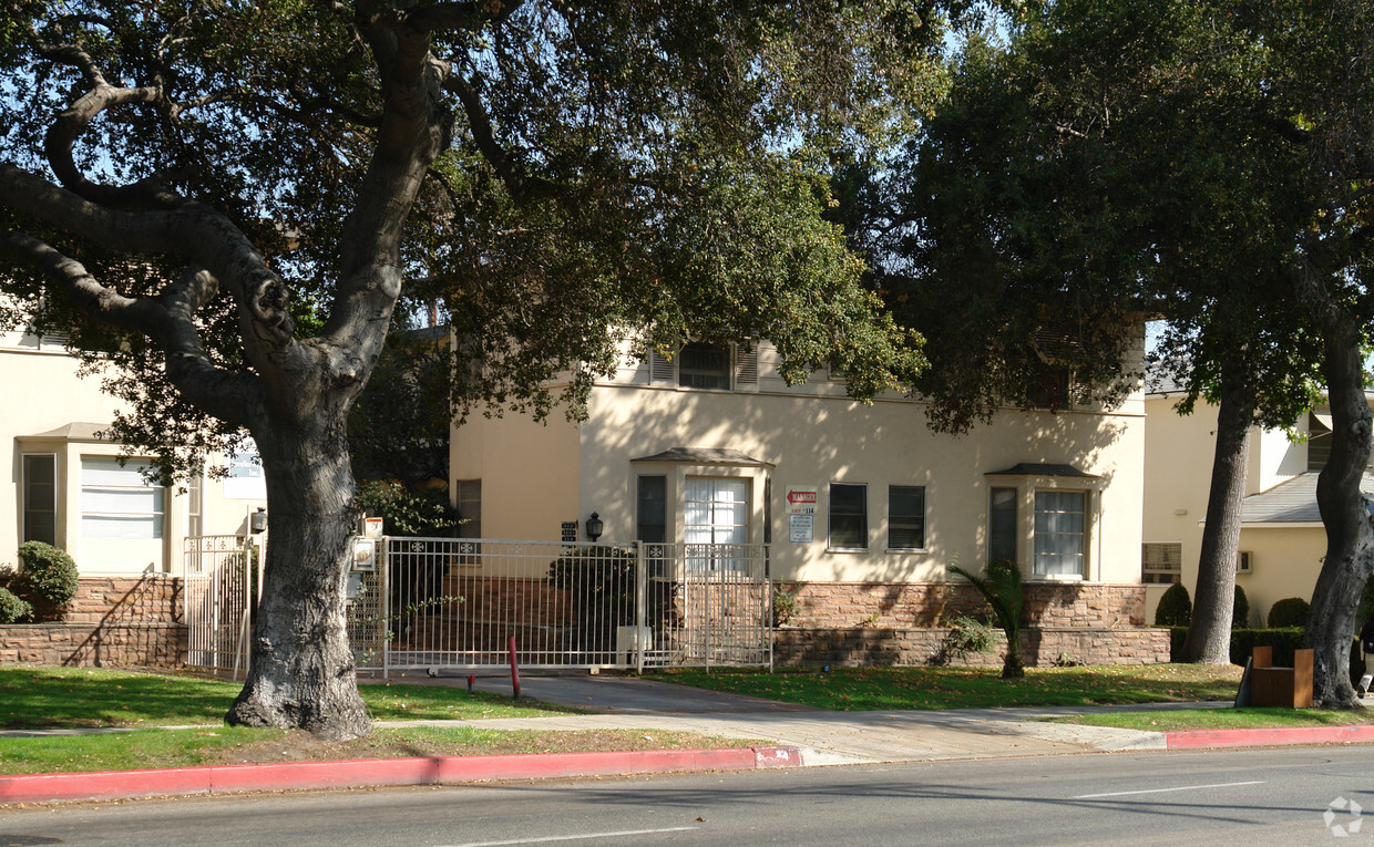 Primary Photo - 112 N Verdugo Rd