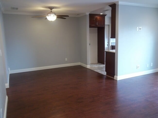 Building Photo - 5417 E Pine Ridge Way