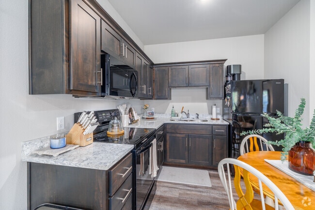 1BR, 1BA - 550SF - Ktichen - Midtown Cottages