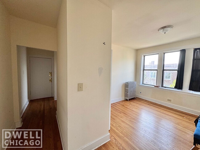 Building Photo - 1544 N Kedzie Ave