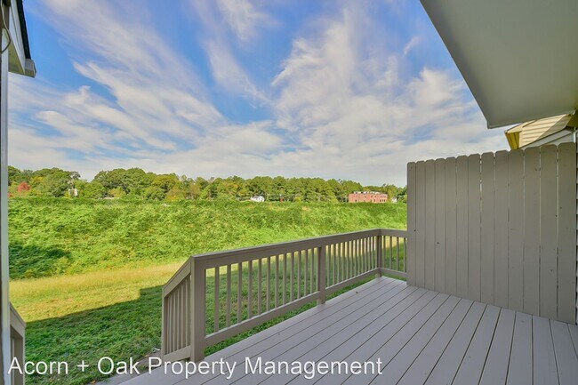 Building Photo - 3 br, 1.5 bath House - 1000 Fargo St Unit F2