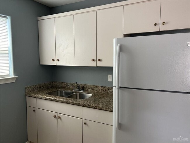 Building Photo - 11 Quitaca Dr