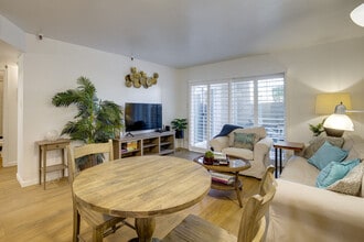 Building Photo - 7474 E Earll Dr