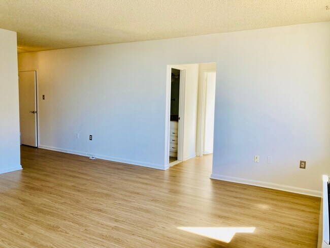 Building Photo - 3701 S George Mason Dr