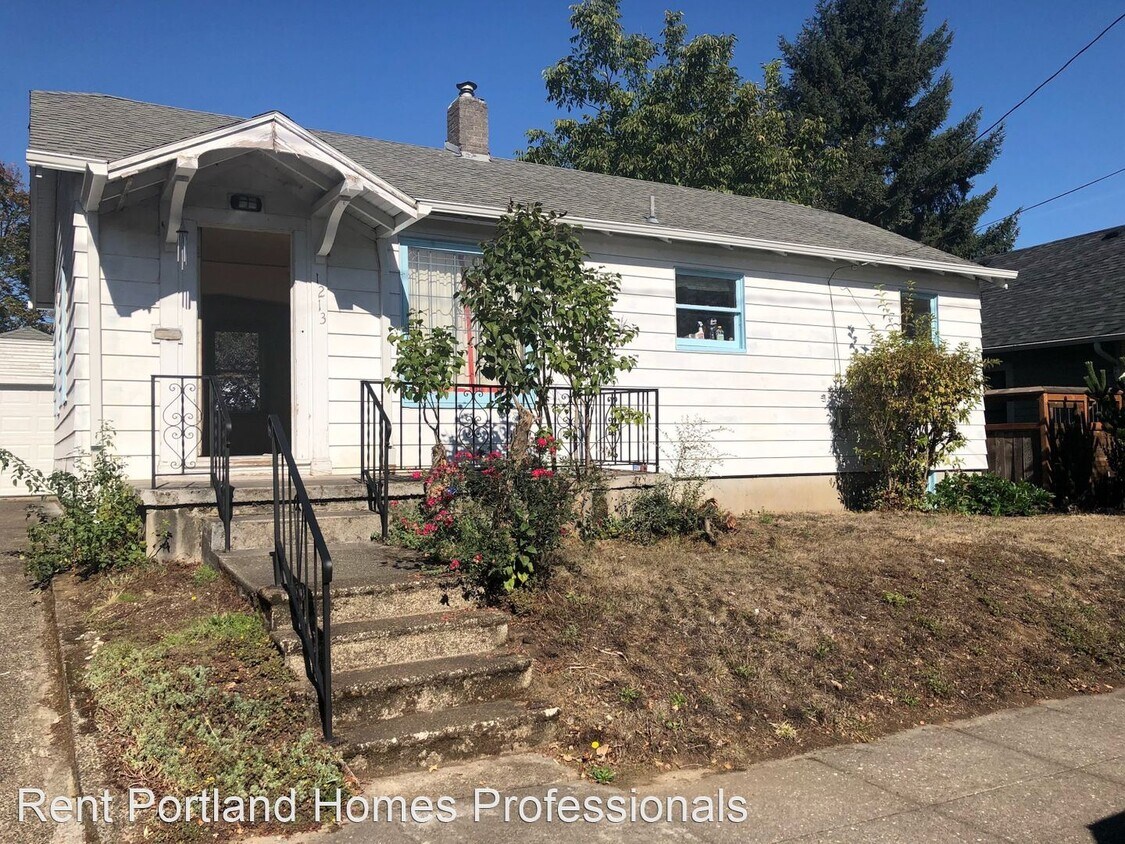 Primary Photo - 2 br, 1 bath House - 1213 SE Reynolds Street