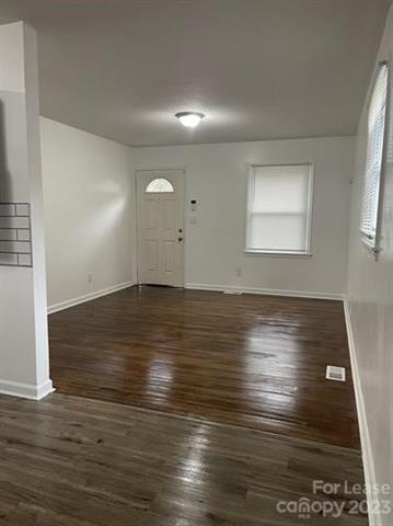 Building Photo - 512 W Robinson St