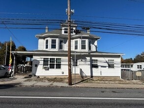 Building Photo - 3716 Walnut St