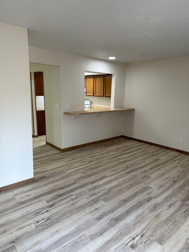 Foto del edificio - 3 bedroom, 3.5 bathroom, remodeled Southside townhome