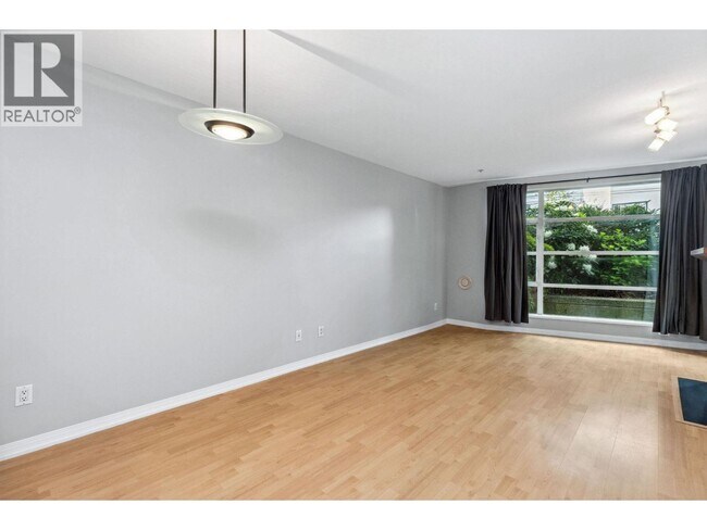 Photo du bâtiment - 2555 W 4th Ave