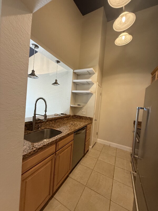 Foto del edificio - 2810 N Oakland Forest Dr