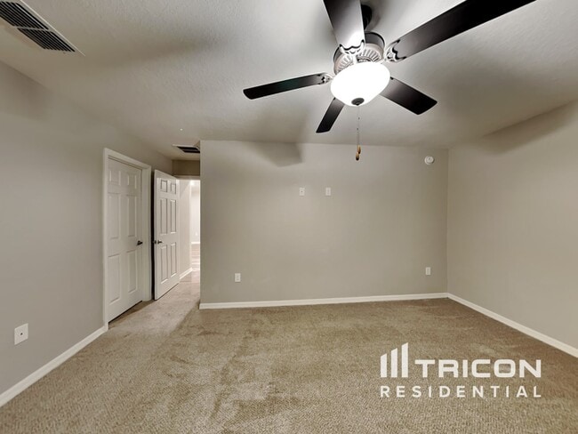 Foto del edificio - 988 Blue Tide Ln