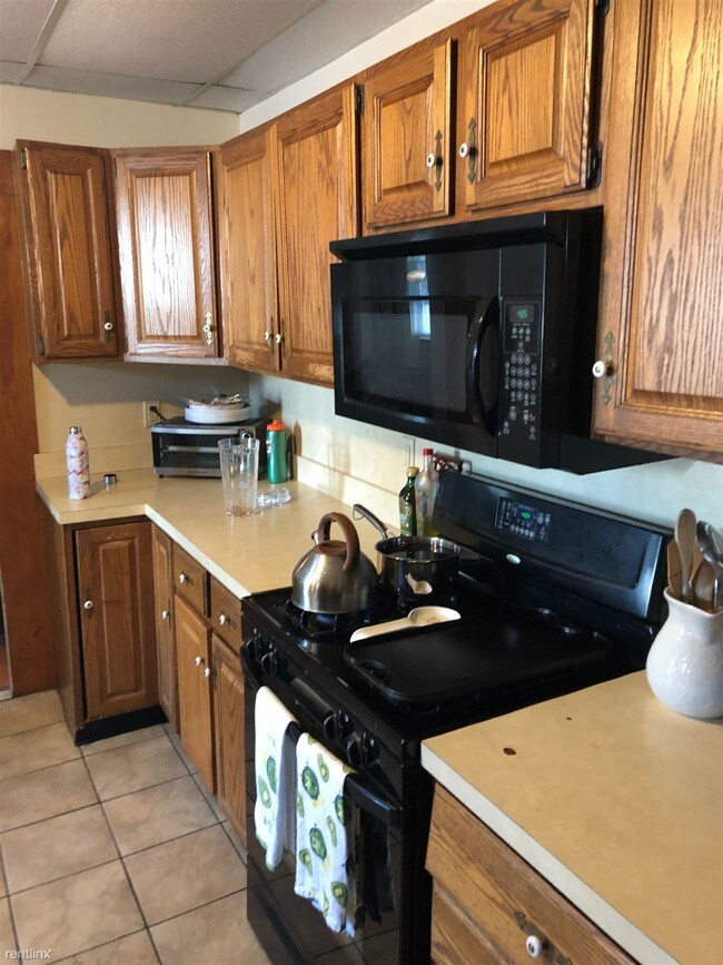 Building Photo - 3 br, 1.5 bath  - 257 Charles St Apt 1