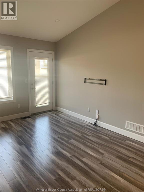 Building Photo - 3614 Hallee Cres