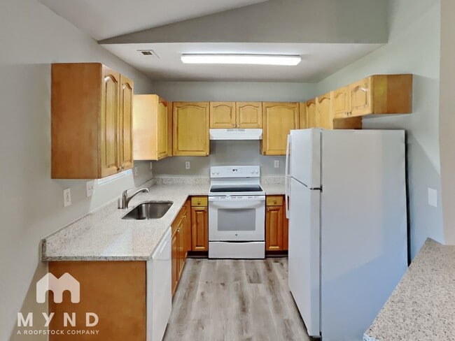 Foto del edificio - 829 Woodland Ln