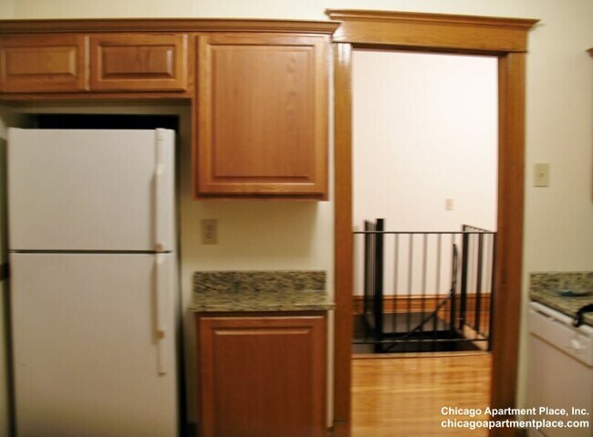 Foto del edificio - 3902 N Greenview Ave