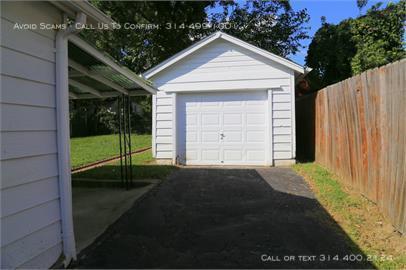 Building Photo - 9419 Roslan Pl