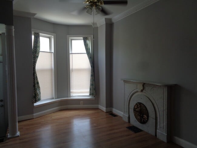 Building Photo - 146 N Lakewood Ave