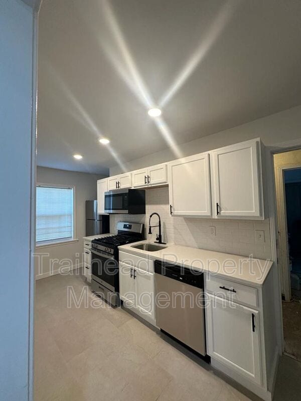 Foto del edificio - 6425 Brookside Rd