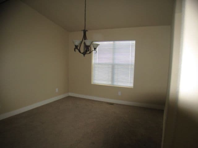 Building Photo - 3 BEDROOM 2 BATHROOM SADDLE RIDGE SINGLE FAMILY HOME