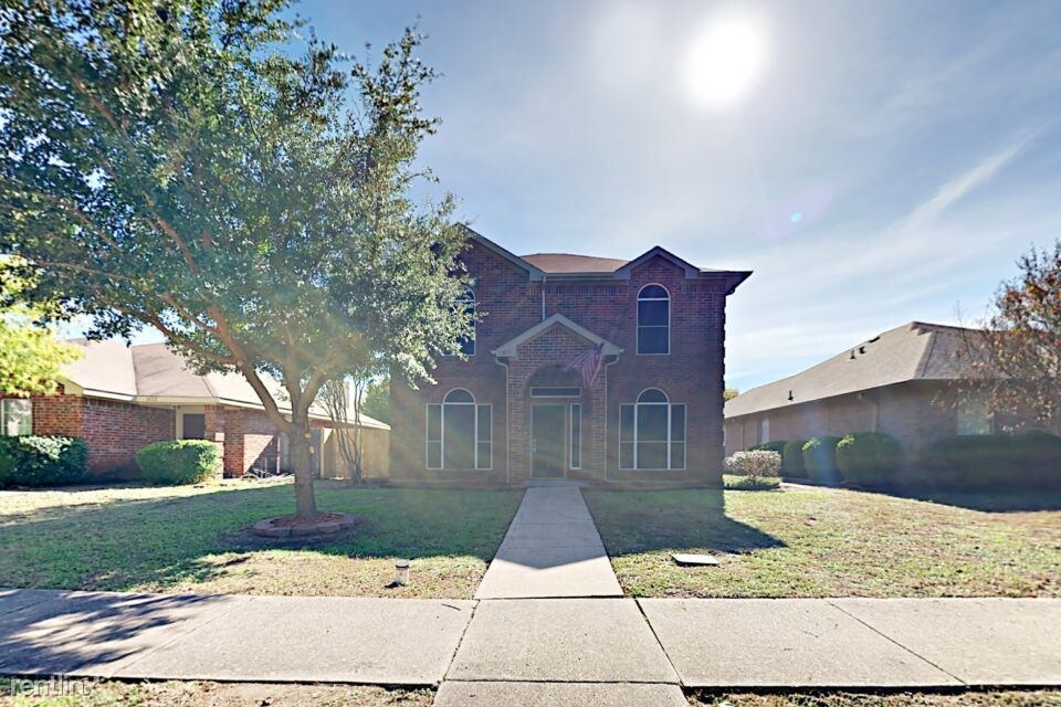 Primary Photo - 2826 St Croix Ave