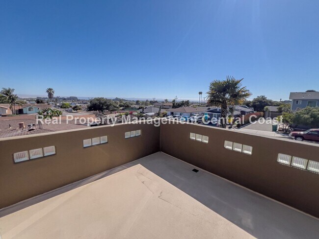 Foto del edificio - AVAILABLE JULY - Beautiful Grover Beach Ho...