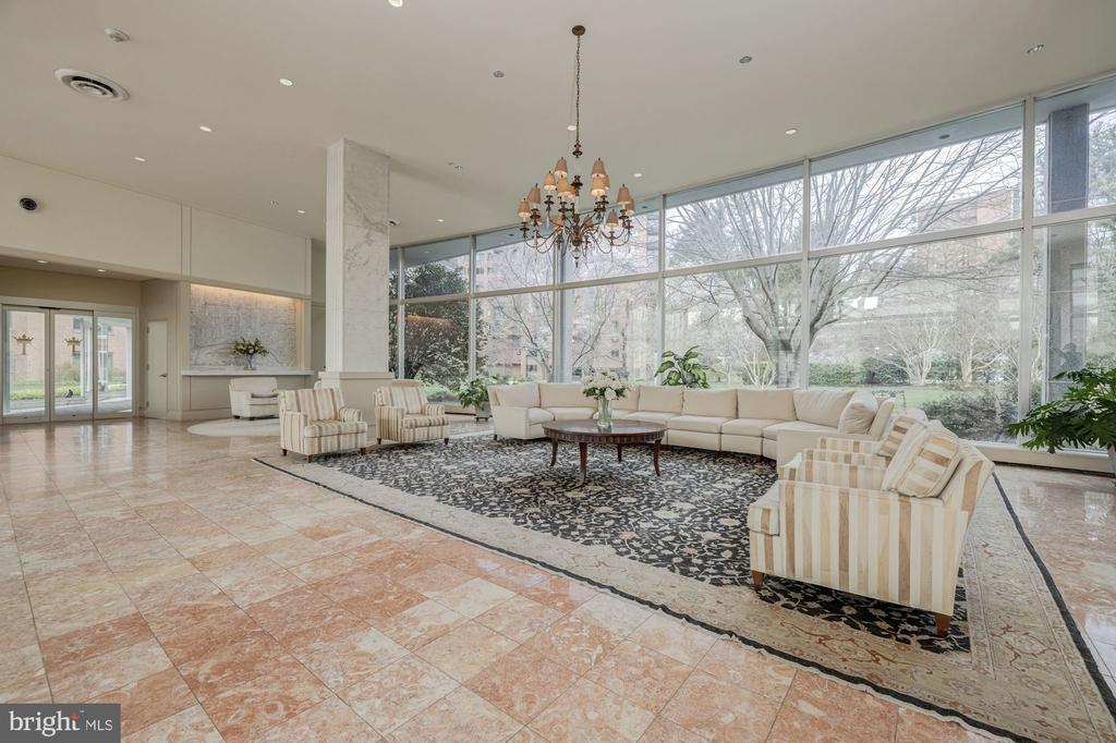 Foto principal - 4201 Cathedral Ave NW