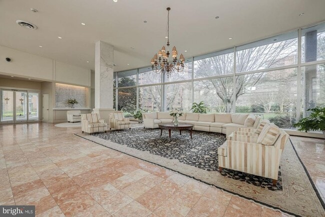 Foto del edificio - 4201 Cathedral Ave NW